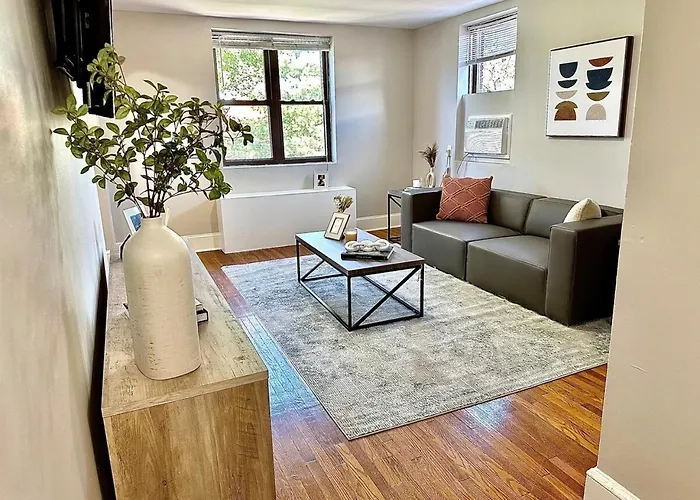 Lennox C402 Peaceful & Perfect Private 1-Br