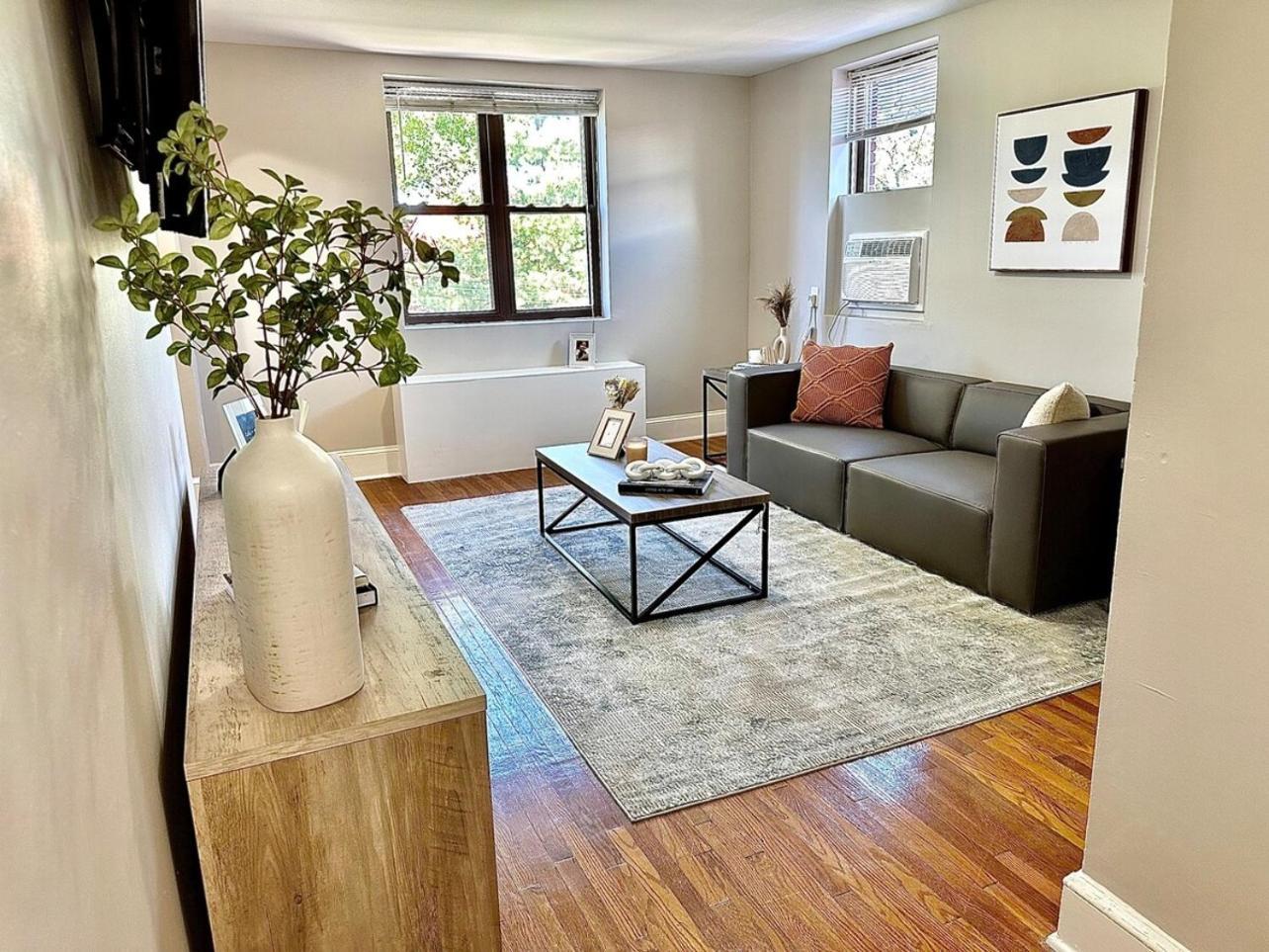 Lennox C402 Peaceful & Perfect Private 1-br * Philadelphia
