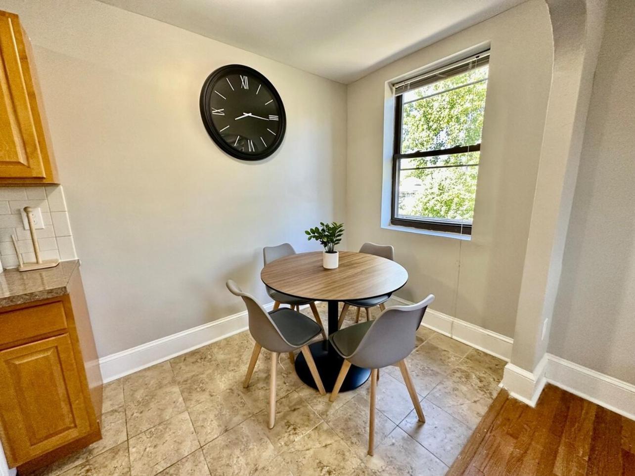 Lennox C402 Peaceful & Perfect Private 1-br * Philadelphia